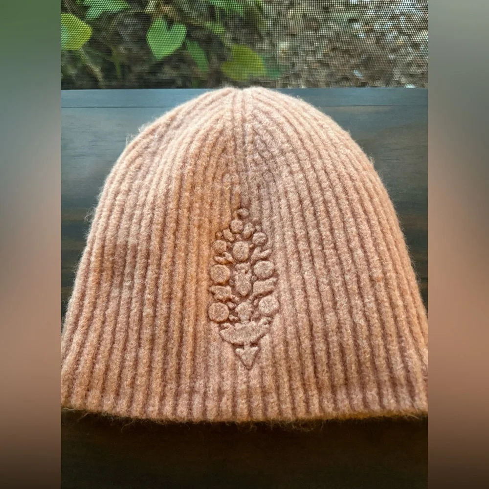 FP Movement Major Mogul Beanie in Peach- NWOT